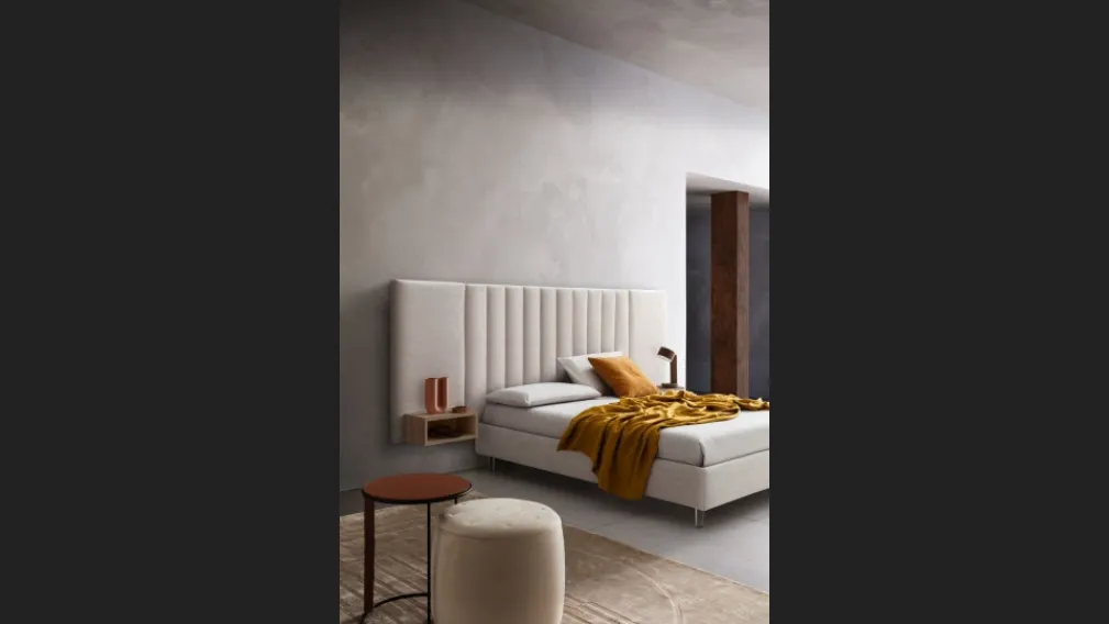 Letto Tile in tessuto imbottito di Le Comfort